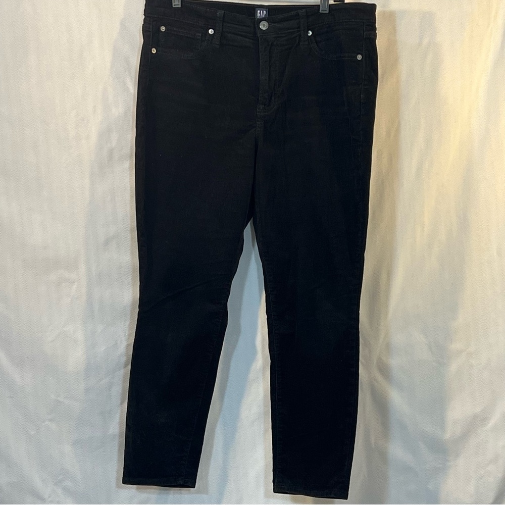 Gap Black Corduroys Straight Legs High Rise Cotton Stretch
EUC 14/32 Petite👍